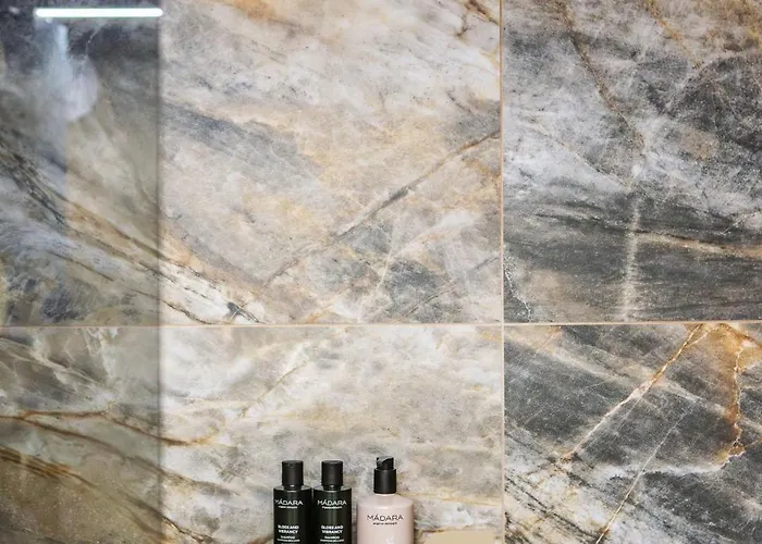 Rusty Wave Loft In Apartment